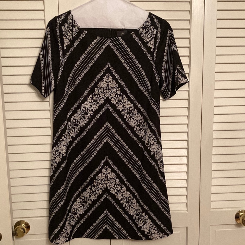 A-line black and white dress